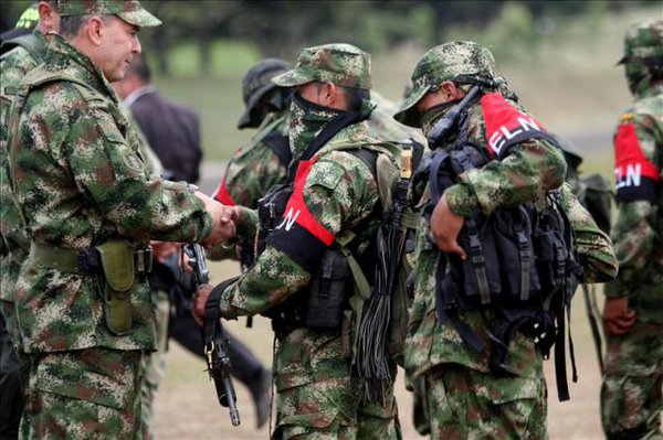 Guerrilla, FARC, ELN, Colombia, secuestro, paz, armas, Santos,