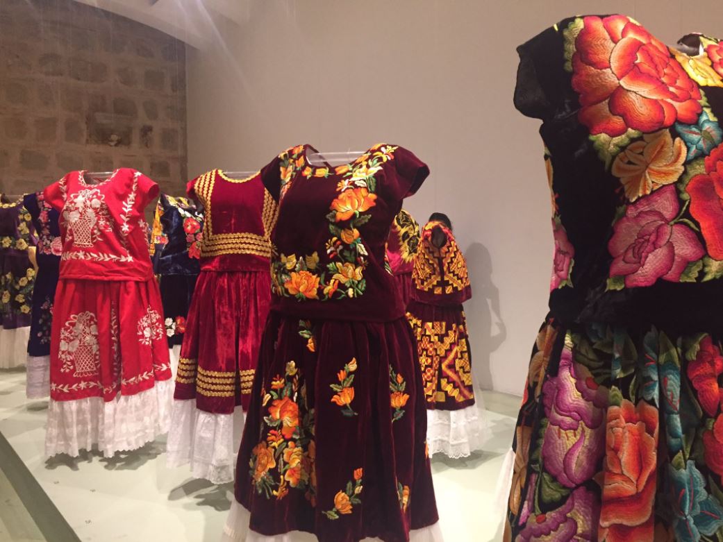 Oaxaca, museo, vestimenta, mujeres zapotecas, ropa, exposicion,