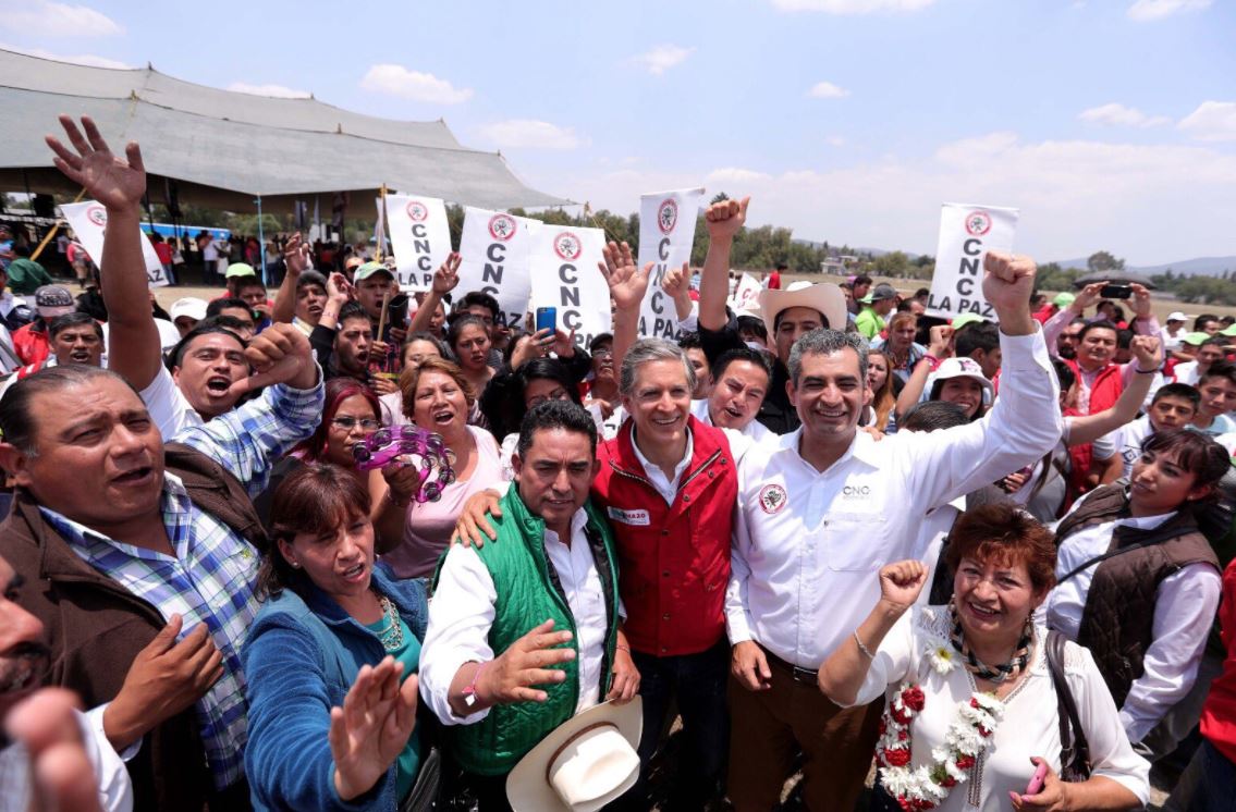 El presidente nacional del PRI durante un evento con el candidato del partido en el Estado de México (Twitter @EnriqueOchoaR)