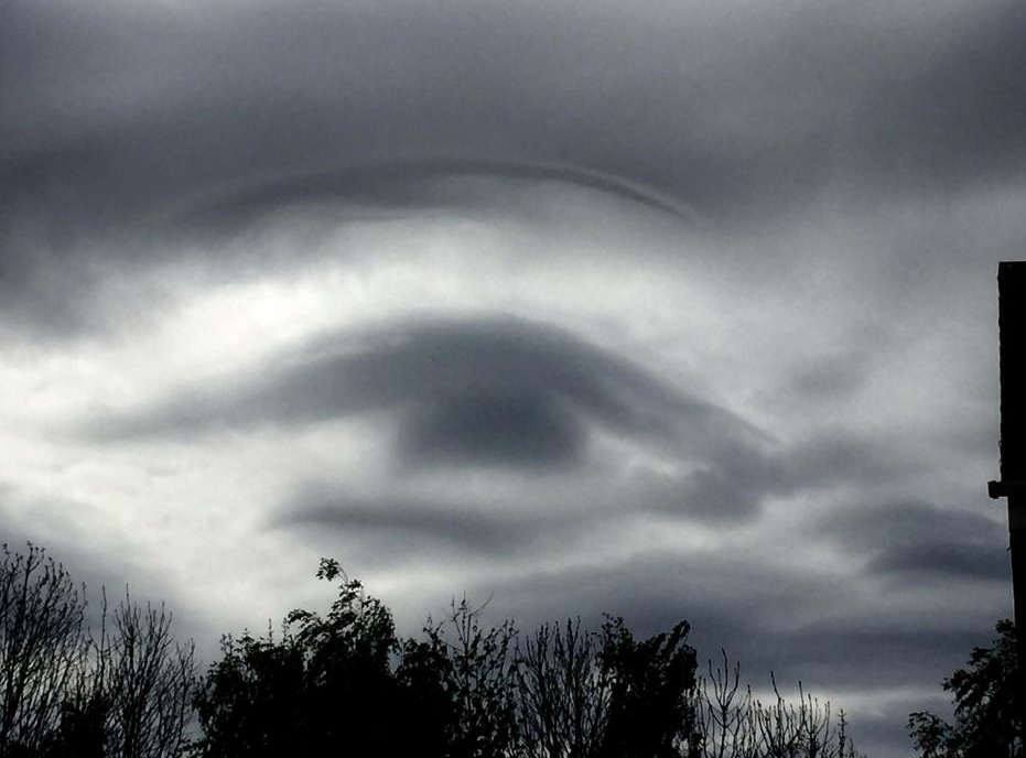 Captan la figura de un ojo gigante en las nubes (Foto: thesun.co.uk)