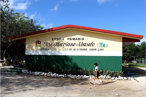 Instalaciones de una escuela primaria en Quintana Roo