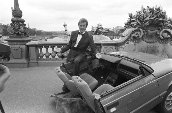 Roger Moore, Agente 007, actor, actor inglés, cine inglés, Roger Moore en París