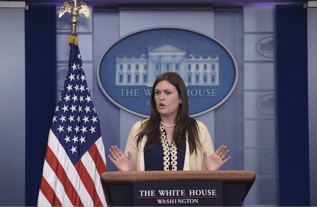 Sarah Huckabee Sanders, portavoz de la Casa Blanca.