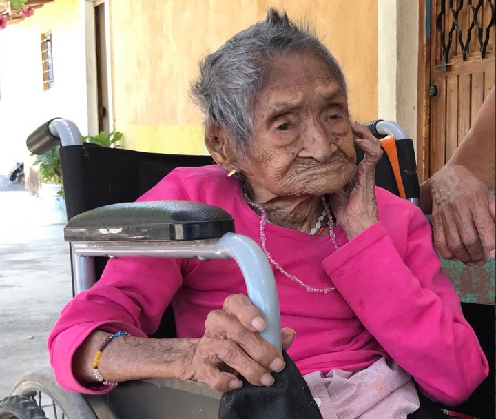 La señora Victoria Jacobo González tiene 117 años. (Twitter @berthareynoso)