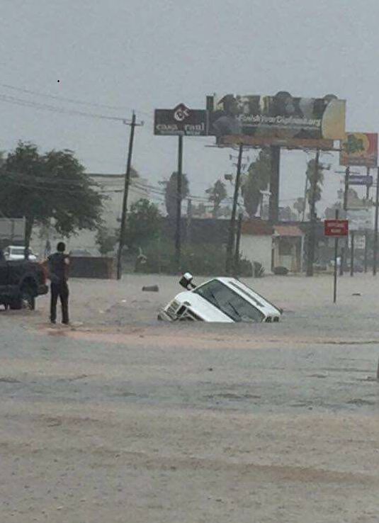 Tornado provoca apagón en puente internacional de Tamaulipas