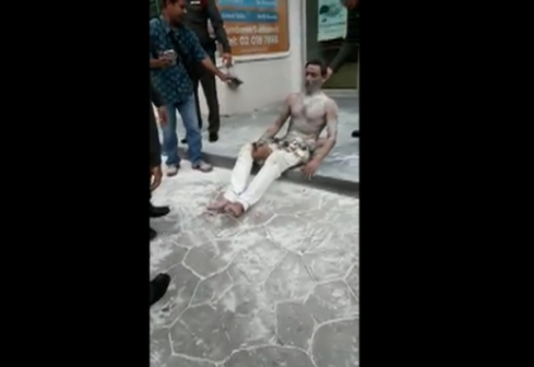 Un hombre se prendió fuego frente a la embajada de Irán en Tailandia
