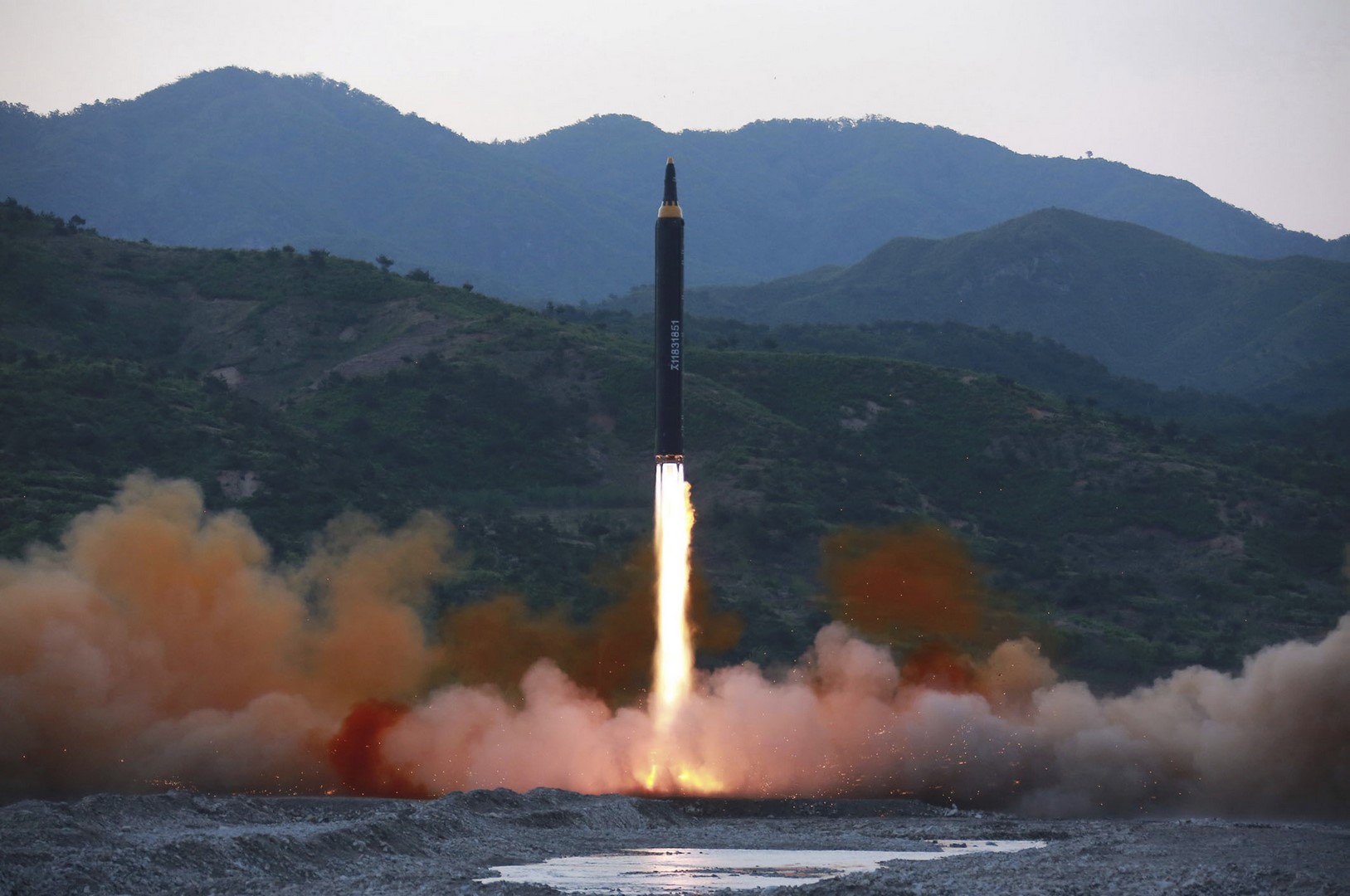 un nuevo tipo de misil balistico en un lugar no revelado en corea del norte