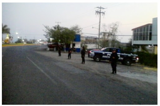 Autoridades, puntos de revisión, Michoacán, bloqueos carreteros