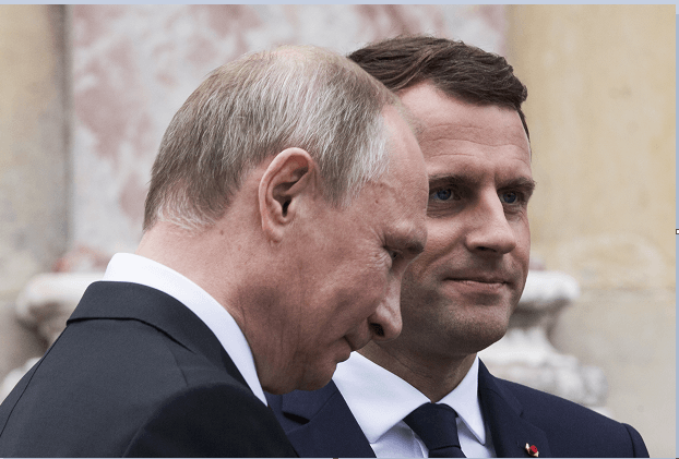 Vladimir Putin y Emmanuel Macron mantuvieron un encuentro en el Palacio de Versalles, en Francia