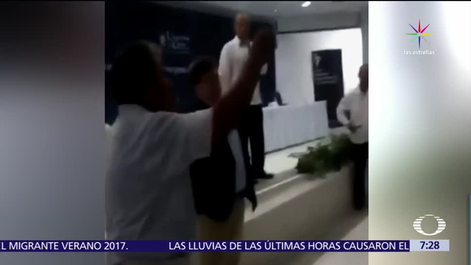 Activistas, interrumpen la conferencia, expresidente Felipe Calderón, Cancún, Quintana Roo