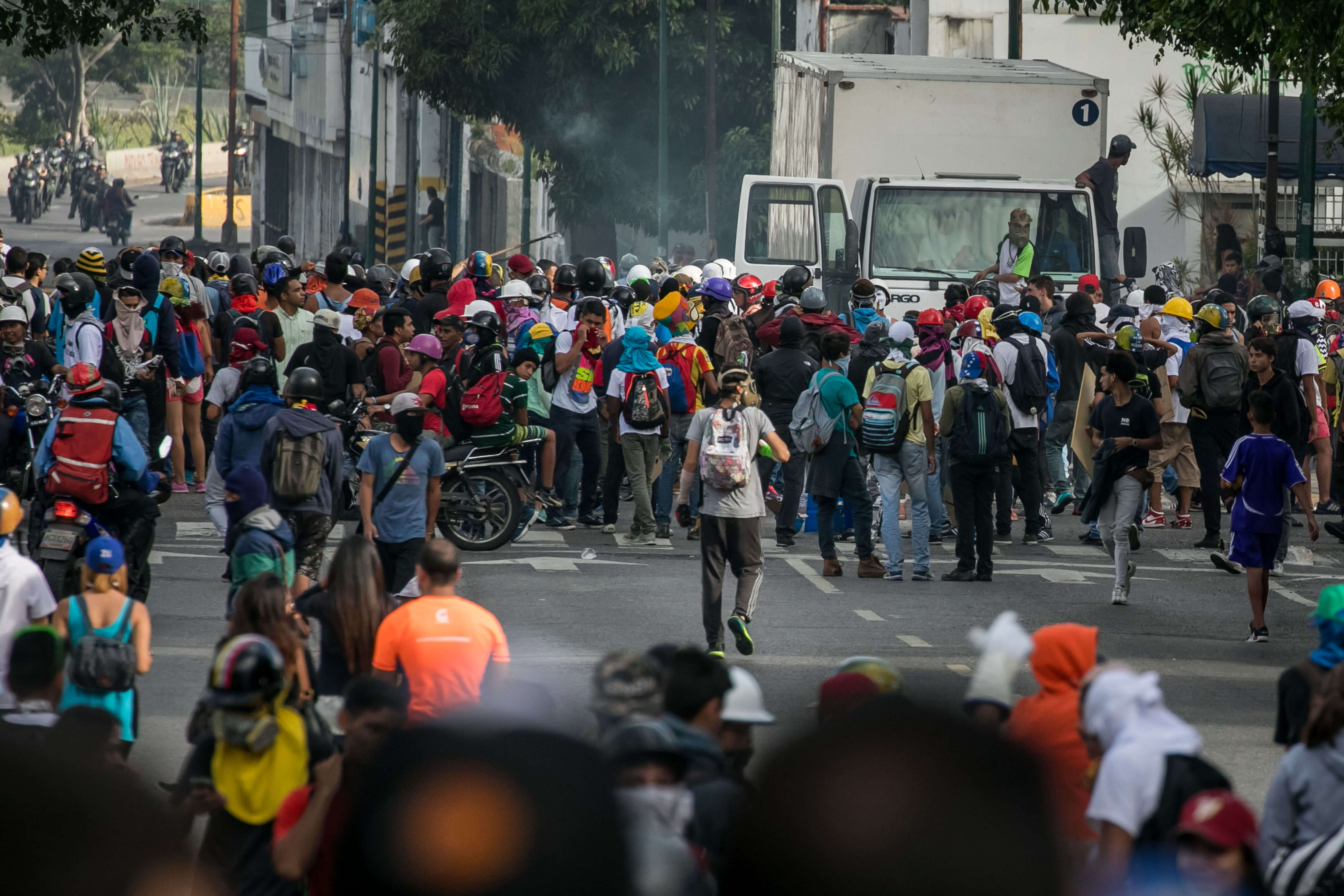 Opositores, manifestación, marcha, Caracas, Venezuela. enfrentamientos