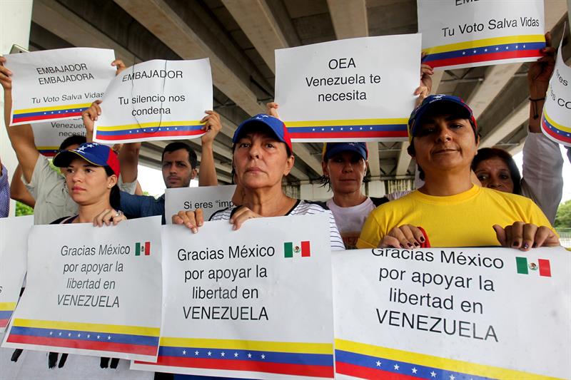 Manifestantes en sede de la oea, Cancun quintana roo, Ciudadanos venezolanos, Ayotzinapa, Noticias, Noticieros