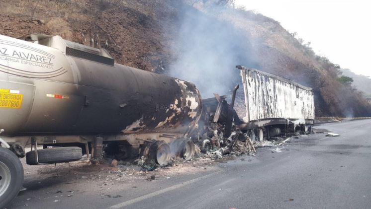 Reportan un muerto tras accidente en autopista Tepic – Guadalajara