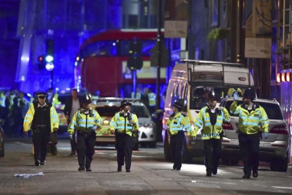 Policía británica busca a tres sospechosos tras incidentes en Londres