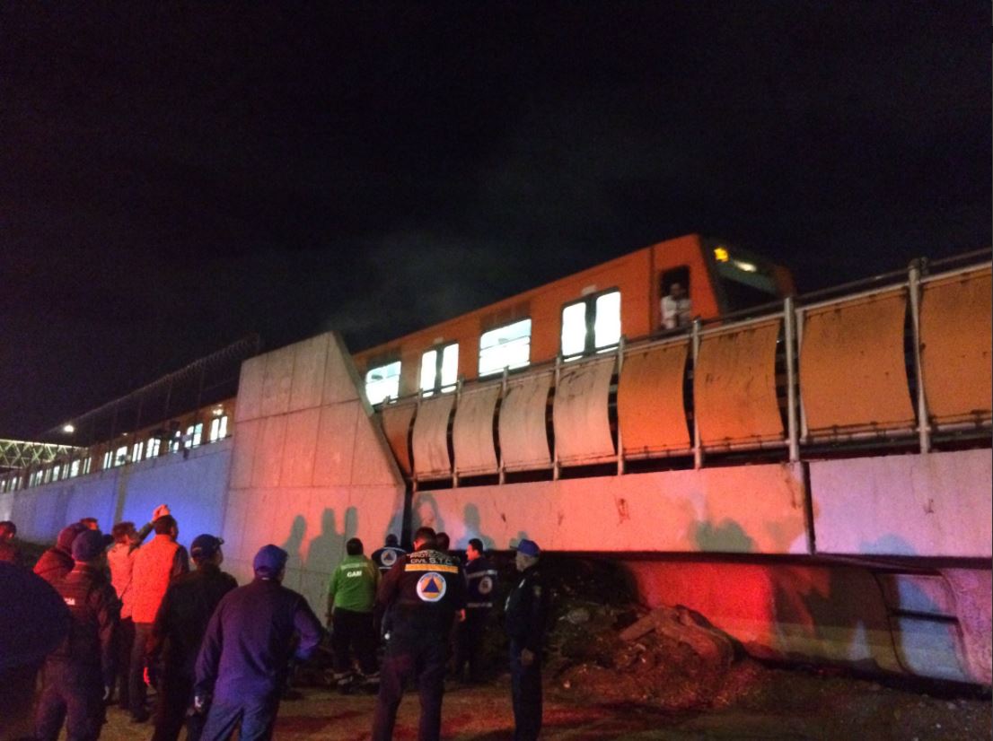 Bomberos sofocan incendio en la Linea B del metro