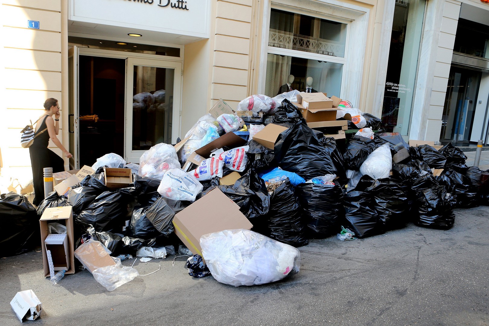 Gobierno griego afirma que tomará medidas tras huelga de basureros