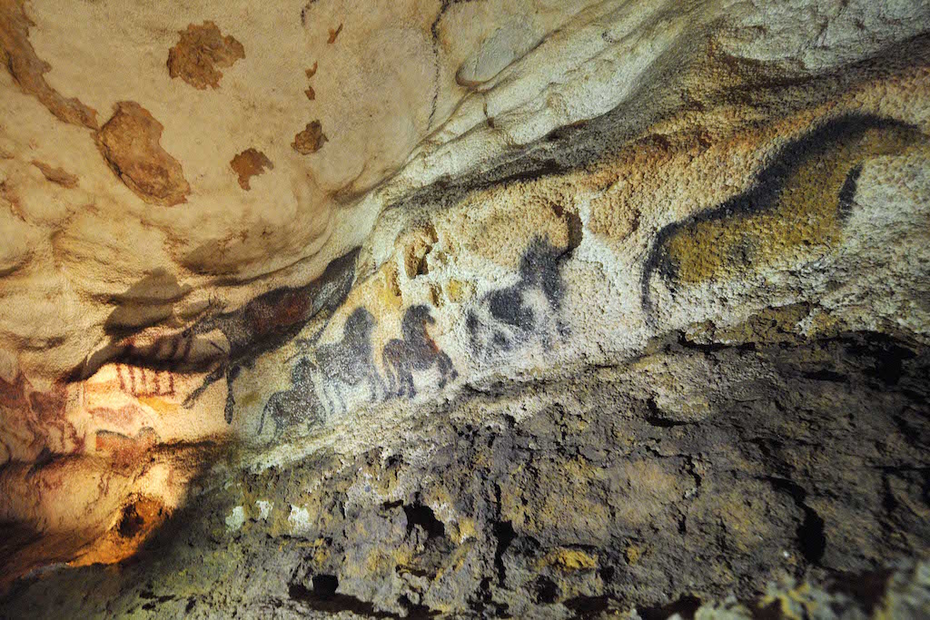 Cueva Victoria, pinturas rupestres, vándalos, España