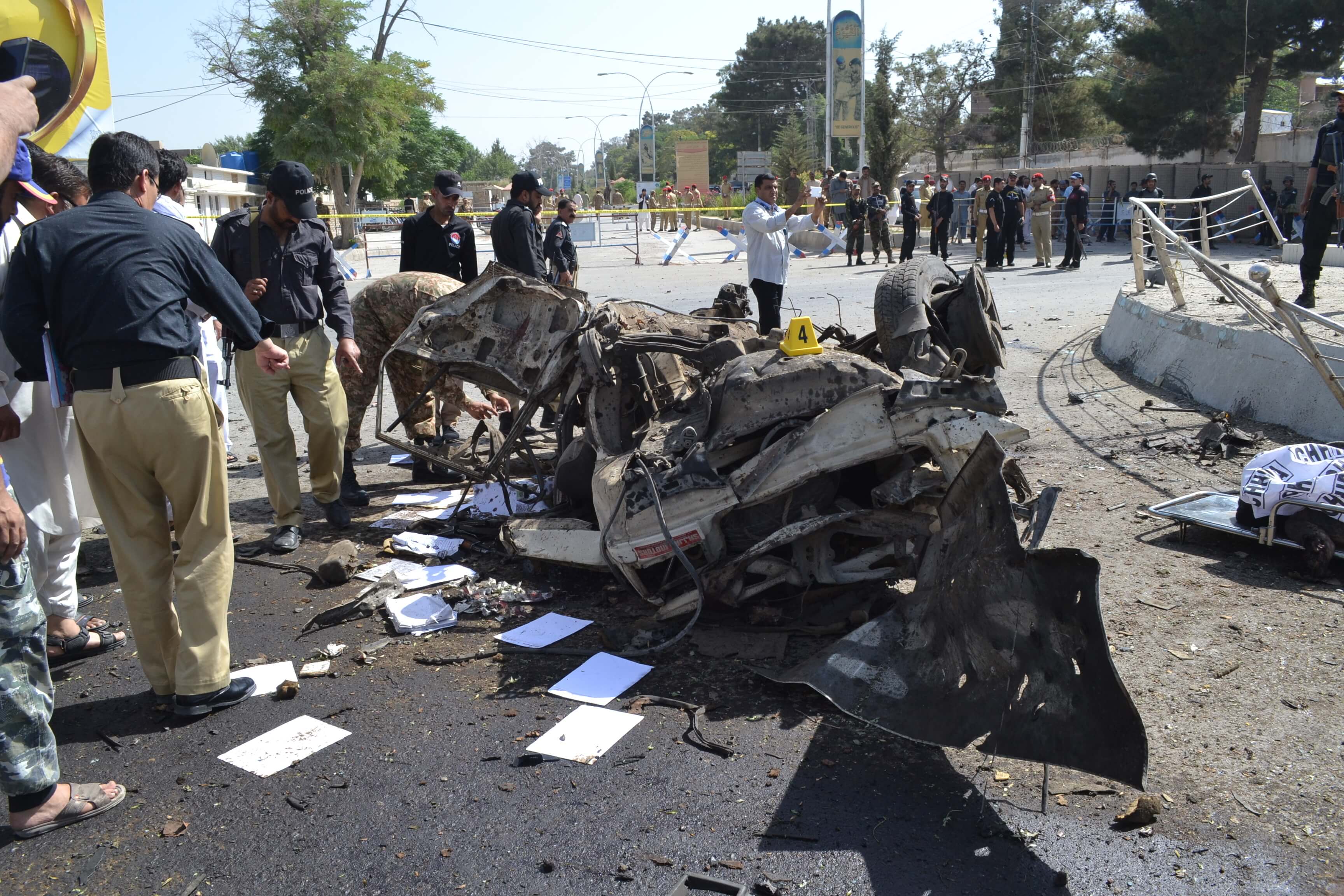 Daños por explosión en Quetta, Pakistán