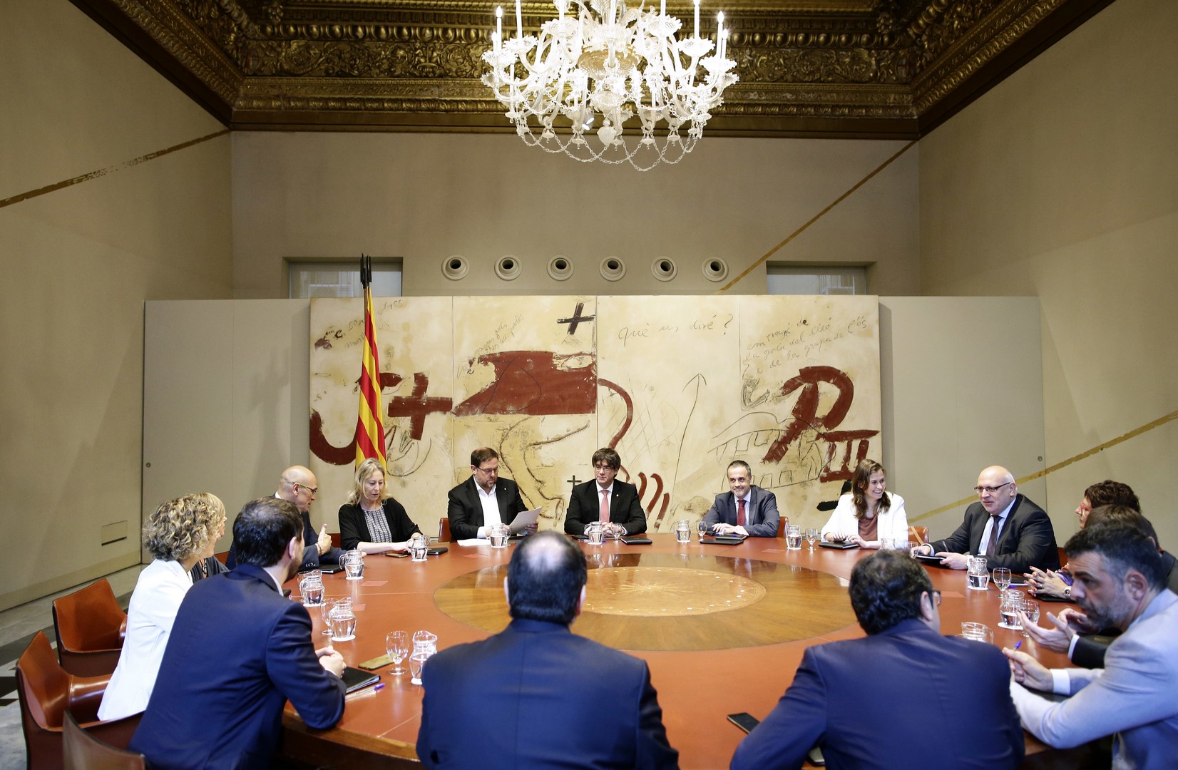 El presidente de Cataluña en reunión en Palacio de la Generalitat