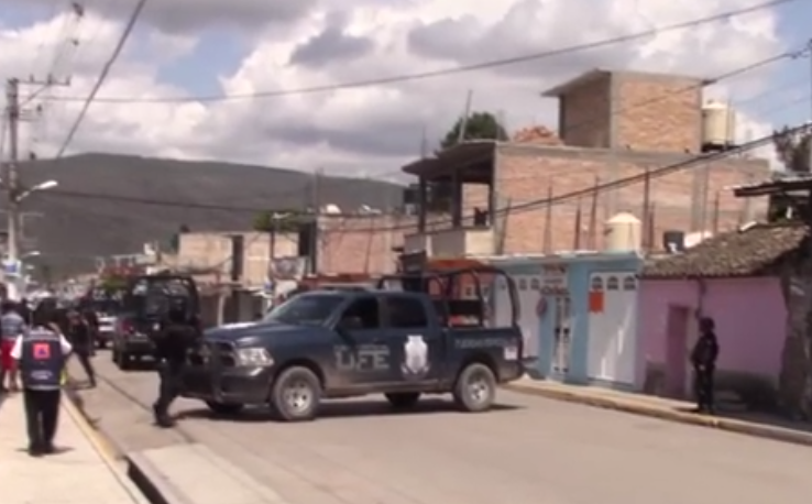 Policías estatales abaten a dos presuntos delincuentes en Tixtla, Guerrero
