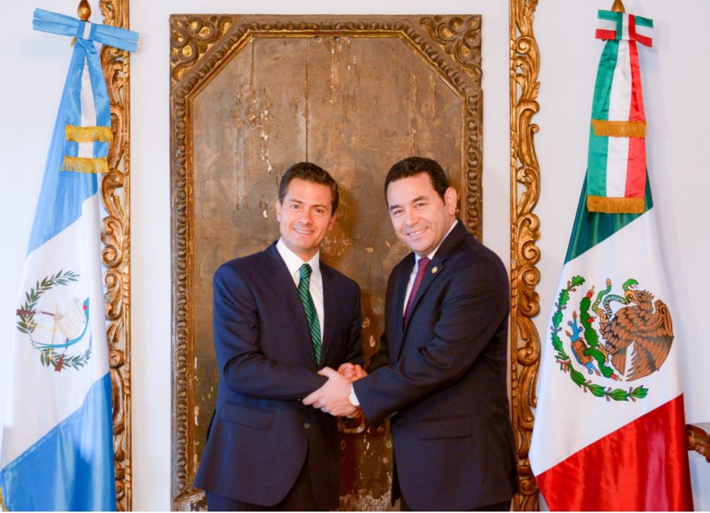 Enrique Peña Nieto y Jimmy Morales, presidente de México y Guatemala