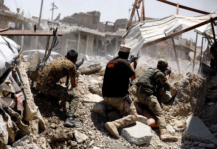 Una batalla contra militantes del Estado Islámico en el oeste de Mosul, Irak (Reuters)