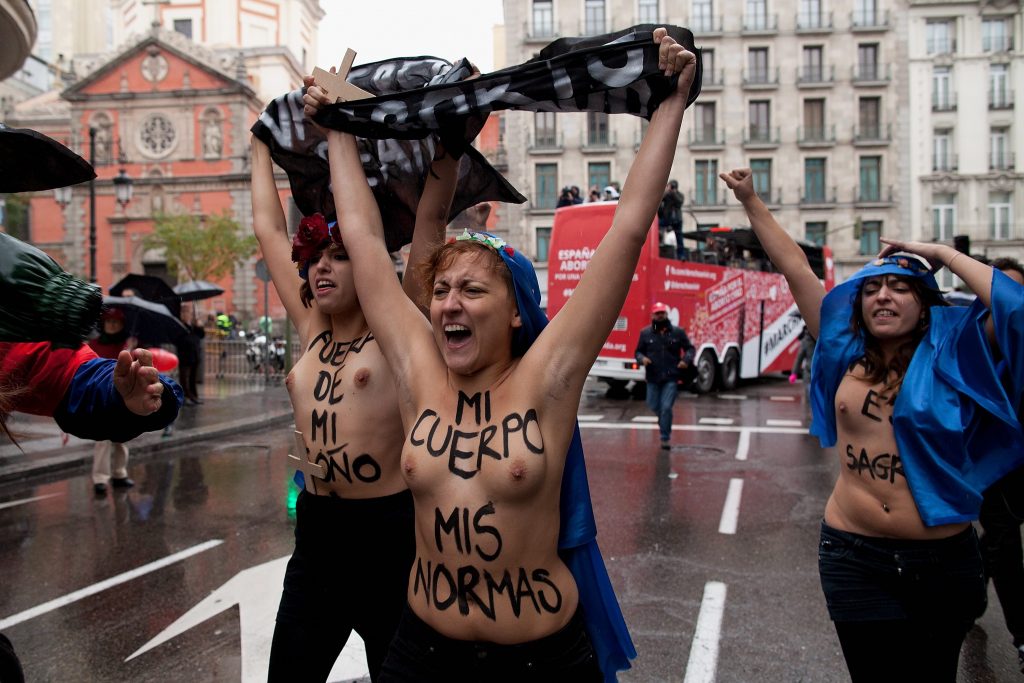 Femen: cuerpos y política