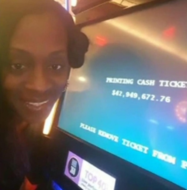 Katrina Bookman en el casino donde supuestamente ganó 43 millones de dólares (Foto: nydailynews)