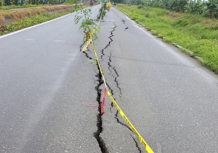 Grieta en carretera de Chiapas tras sismo