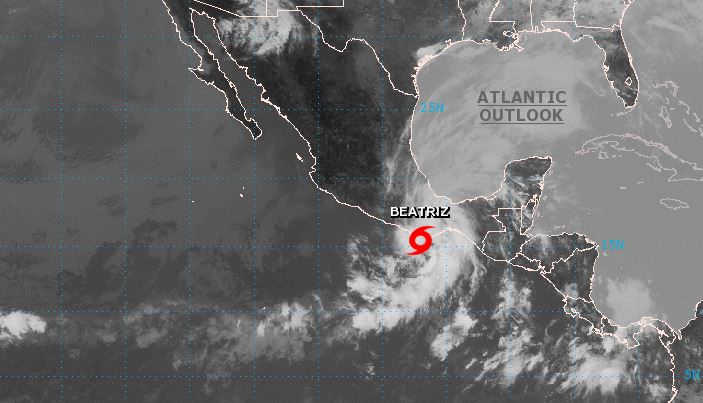 Imagen satelital de la tormenta tropical Beatriz, al sur de México