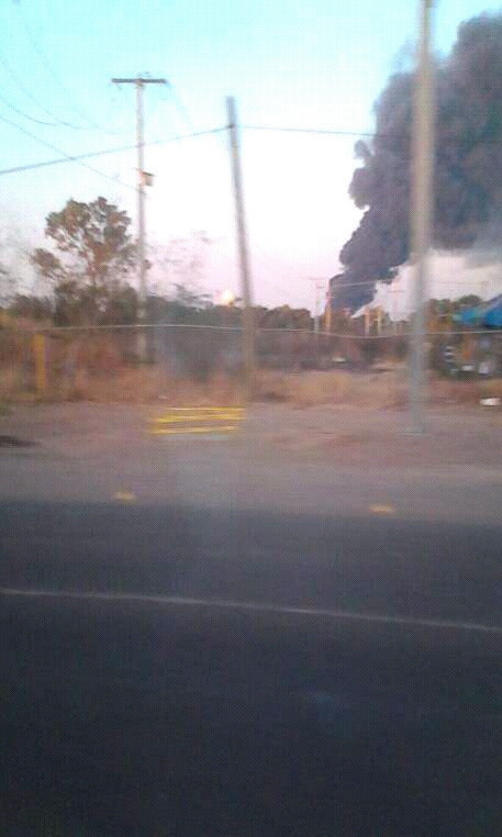 Incendio de fabrica en León, Guanajuato (Noticieros Televisa)