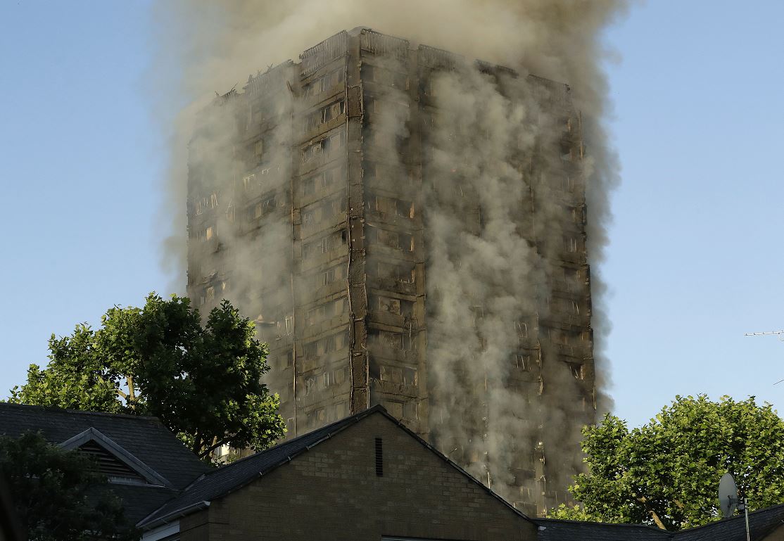 Incendio, Londres, Inglaterra, Torre Grenfell, 30 lesionados, emergencia, seguridad