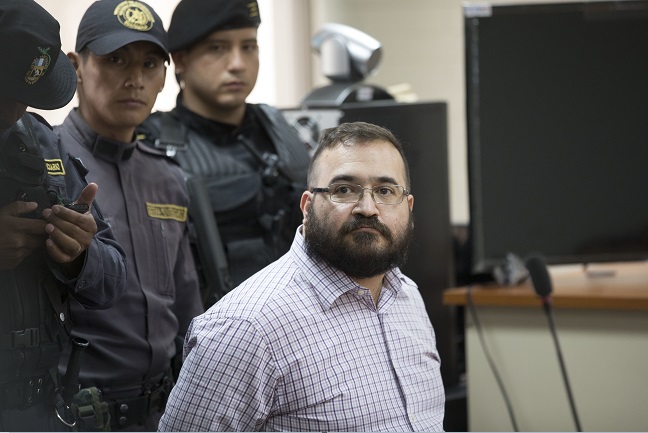 Javier Duarte acude a una audiencia en guatemala