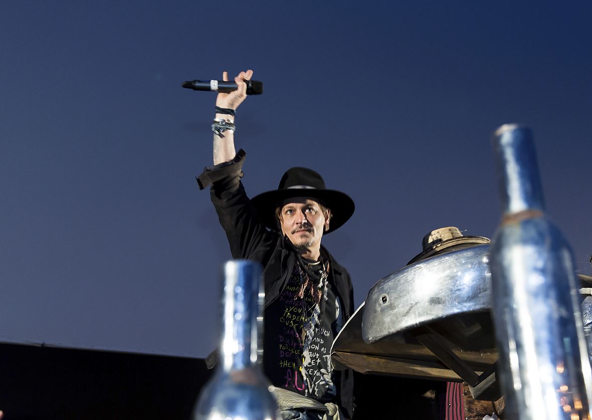 Johnny Depp en el Festival de Glastonbury, Reino Unido