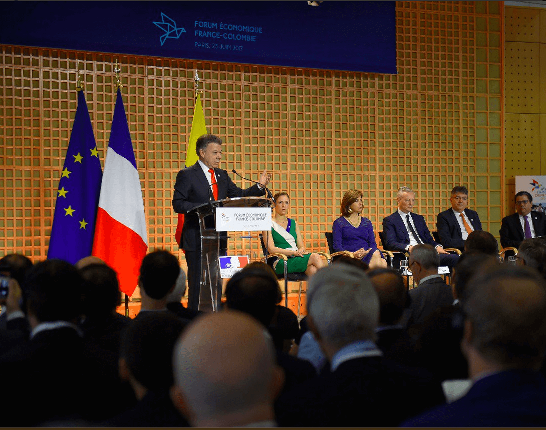 Juan Manuel Santos participó en un foro económico en París, Francia