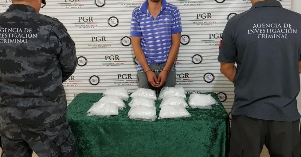 La PGR aseguró 4.6 kilos de metanfetamina en Puerto Peñasco. (PGR)