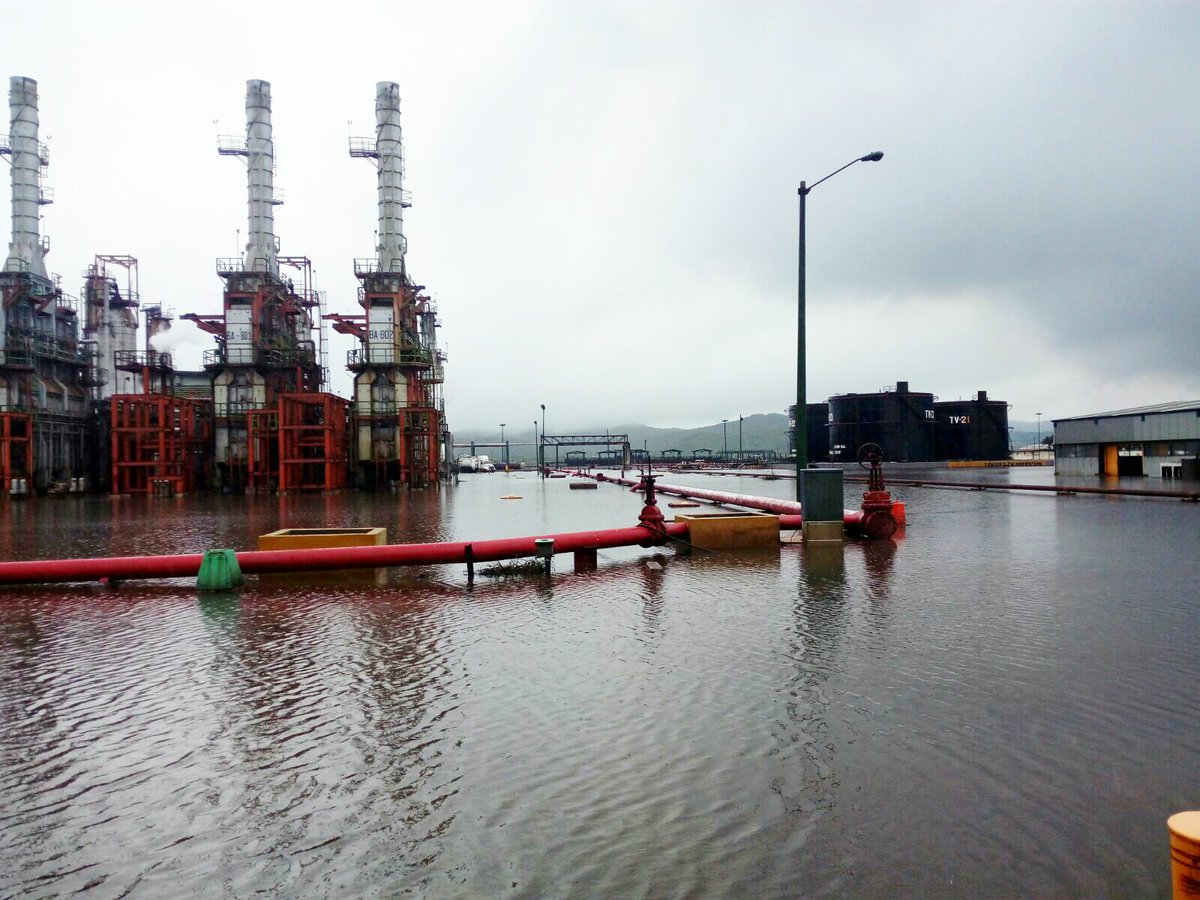 Inundación en refinería de Salina Cruz, Oaxaca. (Noticieros Televisa)