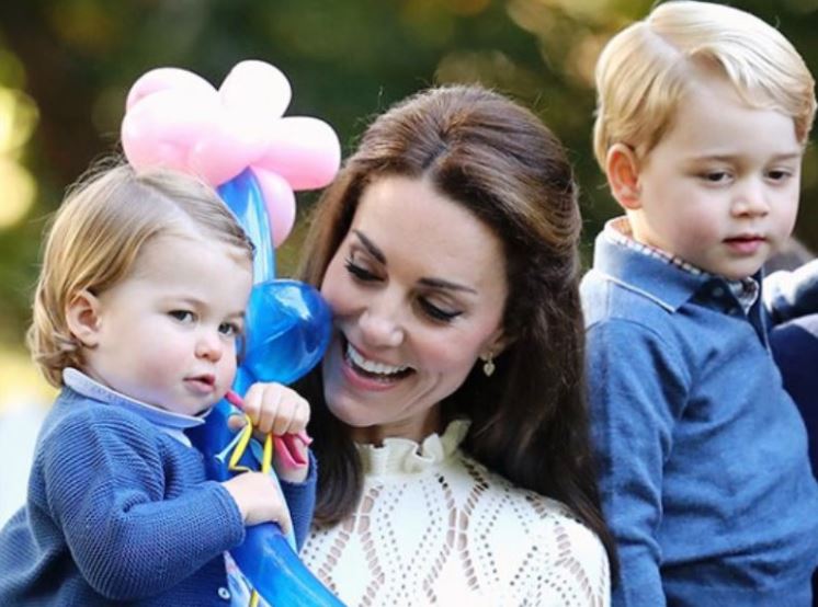 Príncipe Jorge, Princesa Carlota, duques de Cambridge., nietos Lady Di