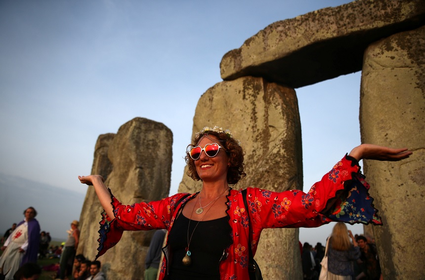 Stonehenge, también llamado "El Templo del Sol", tiene unos 5 mil años de antigüedad (Reuters)
