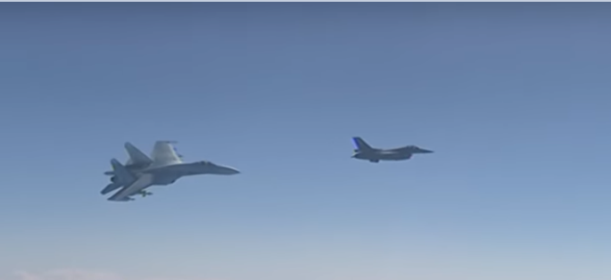 Un jet de combate de la OTAN sobrevuela cerca del avión de ministro ruso
