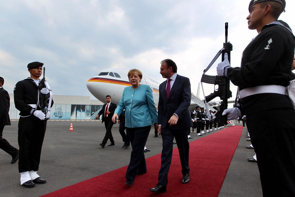 Llega Angela Merkel a México