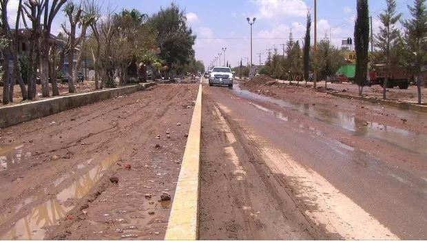 Transito afectado por lluvia y granizo en zacatecas