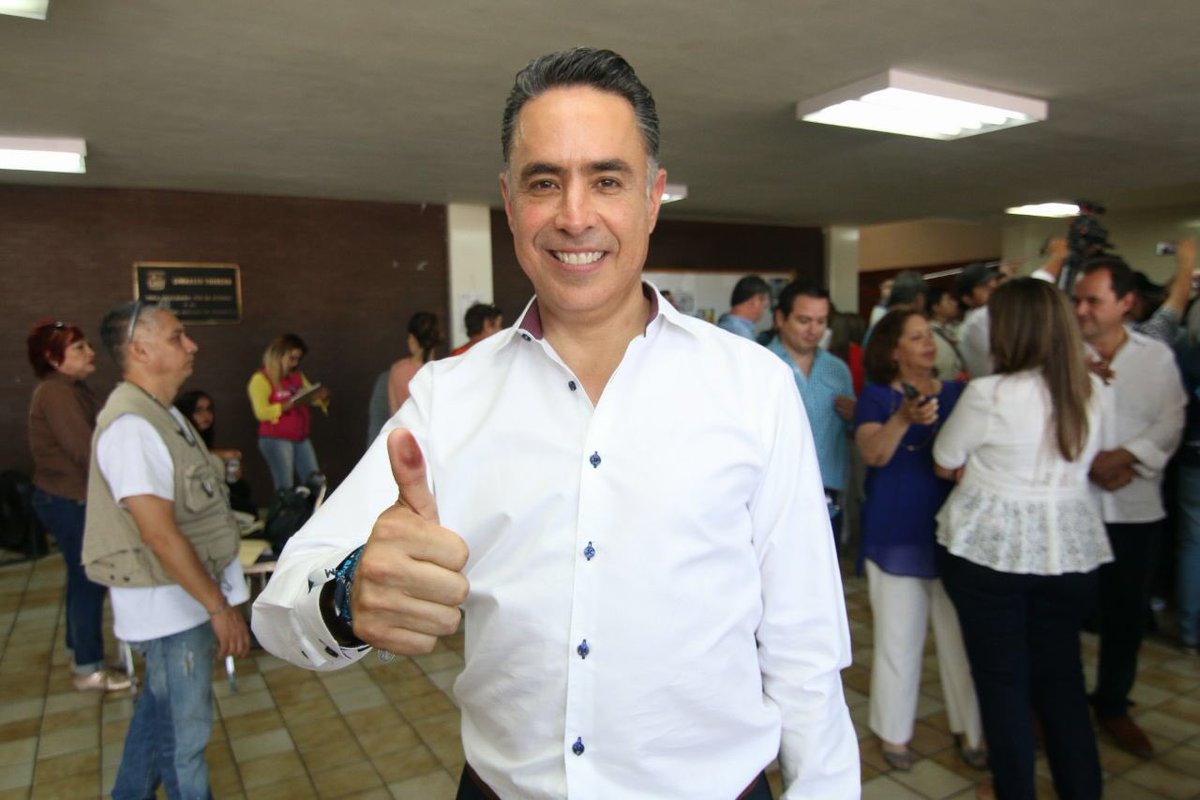 Vota Guillermo Anaya Llamas, candidato a la gubernatura de Coahuila por la coalición Alianza Ciudadana por Coahuila