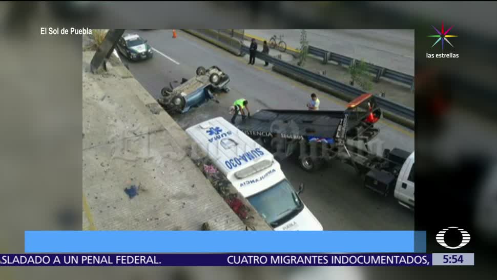 Automóvil, puente, México Puebla, heridos