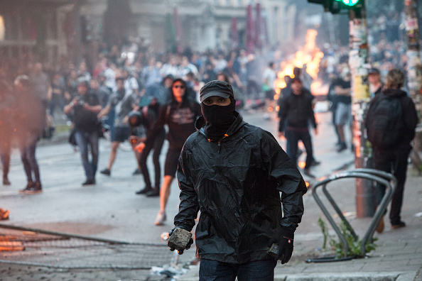 manifestantes, enfrentamientos, protestas violentas, alemania, hamburgo