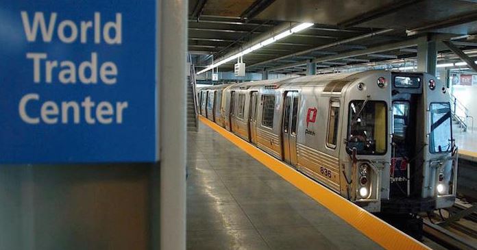 El servicio de trenes de ida y vuelta en la estación del WTC de Manhattan fue suspendido en torno a las 15.00 hora local (Noticieros Televisa)