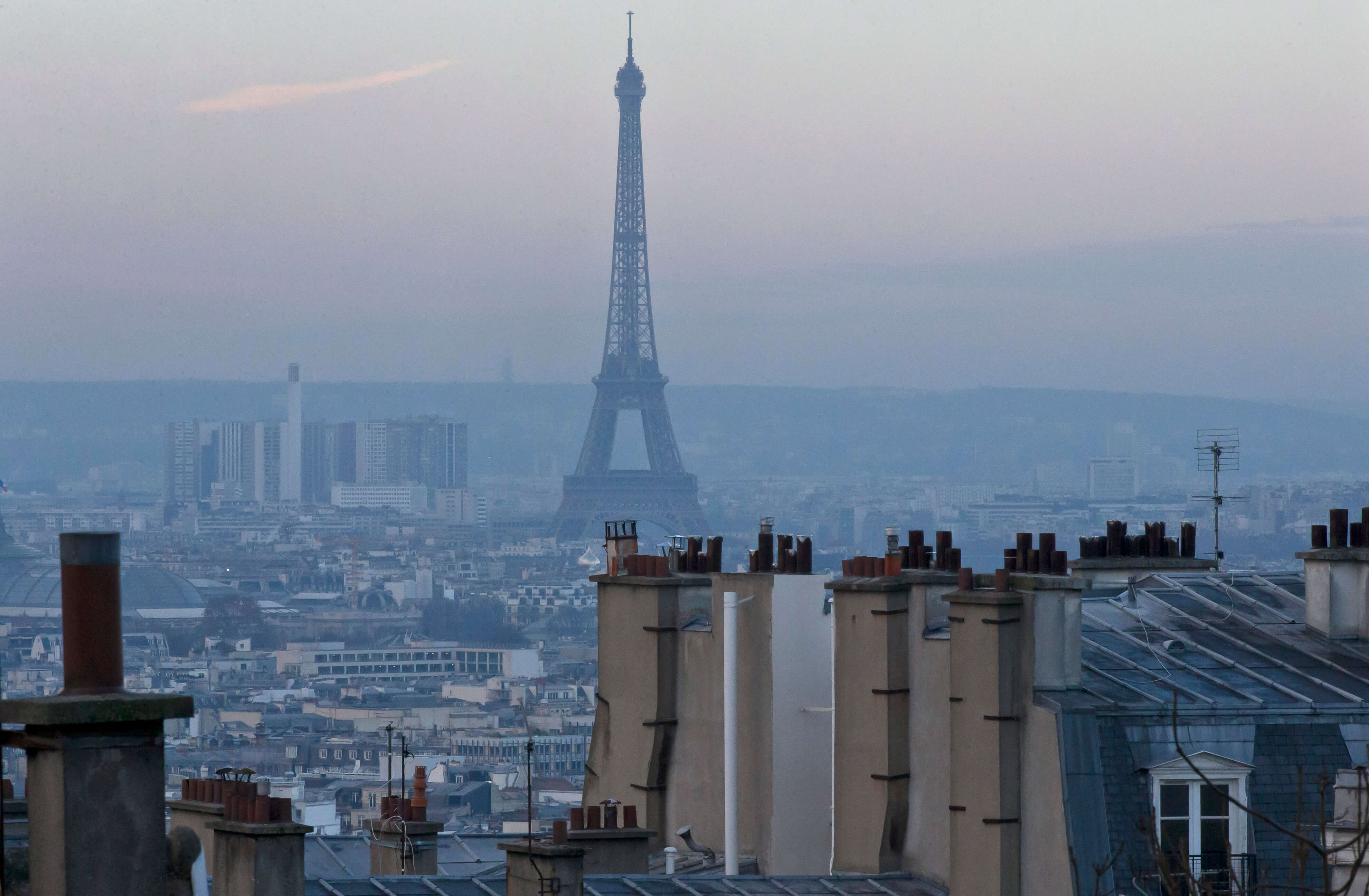 Vista panorámica de París que permite ver la contaminación