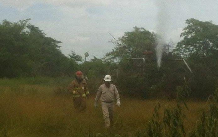 Pemex controla fuga de gas provocada por un acto vandálico en Centla, Tabasco