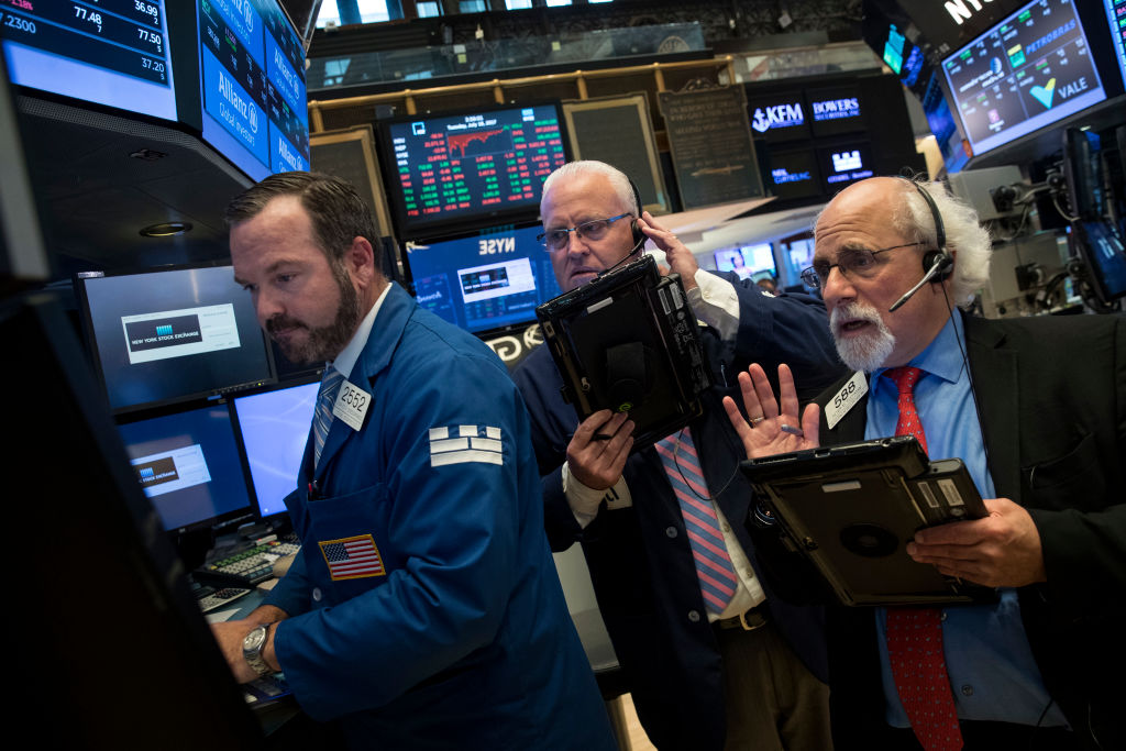 Wall Street cierra baja y Dow Jones ganancias