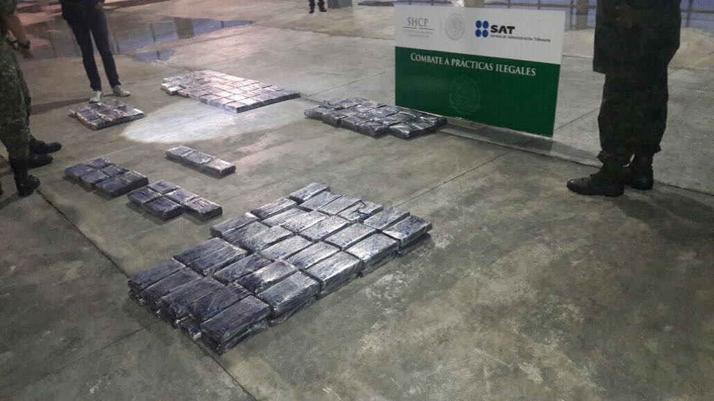 Decomisan en Huixtla, Chiapas, 140 paquetes de cocaína en autobús de pasajeros